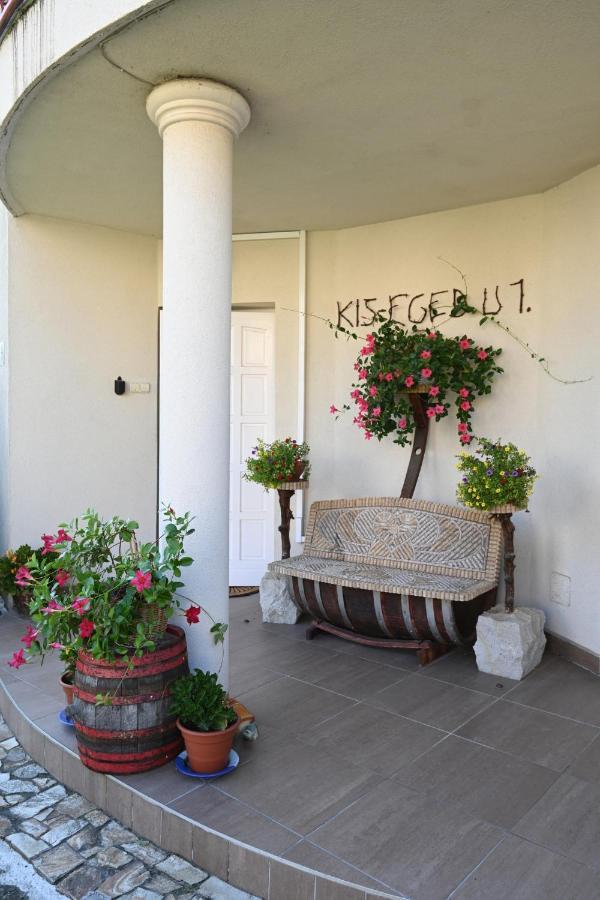 Borbarat Vendeghaz Villa Eger Exterior photo